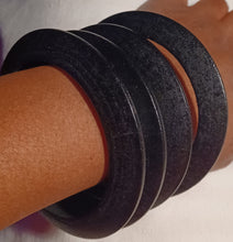 Load image into Gallery viewer, Vintage Chunky Wooden Bangle Set of 4 black

