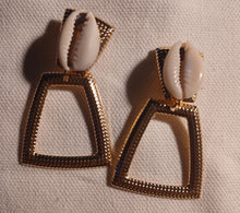 Load image into Gallery viewer, Small Hammered Gold Metal and cowrie shell Clip On Earrings
