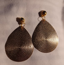 Load image into Gallery viewer, Light Hammered Metal Disc Clip On Earrings gold 3 inch
