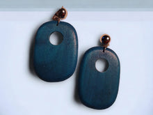 Load image into Gallery viewer, Handmade Natural Wood Dangle Clip On Earrings turqoise
