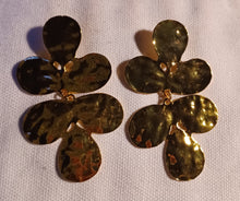 Load image into Gallery viewer, Abstract Minimalist hammered leaf design metal Earrings (pierced ears) gold color
