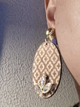 Load image into Gallery viewer, Wooden Boho Design Earrings Clip on Handmade
