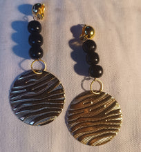 Load image into Gallery viewer, Hammered Metal Boho Disc Clip On Earrings gold/black
