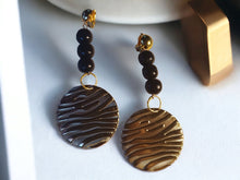 Load image into Gallery viewer, Hammered Metal Boho Disc Clip On Earrings gold/black
