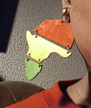 Load image into Gallery viewer, Tri color Wooden Africa Clip On Earrings
