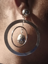 Load image into Gallery viewer, Vintage Patina Aged Metal Multi Hoop clip on earrings Vintage
