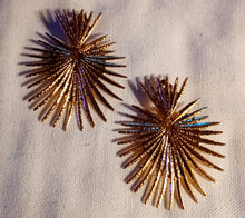 Load image into Gallery viewer, Gold Metal Art Deco Design Clip On Earrings
