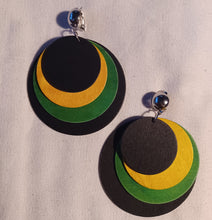Load image into Gallery viewer, Clip on Multi Layer Wooden Disc Earrings
