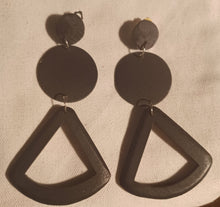 Load image into Gallery viewer, Handmade Natural Boho Wooden Clip On Earrings black
