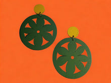 Load image into Gallery viewer, Handmade vintage 60s style daisy Wooden Earrings (pierced ears)
