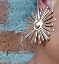 Load image into Gallery viewer, Large Mid Century Sunburst gold metal Daisy Clip On Earrings

