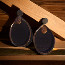 Load image into Gallery viewer, Minimalist Design wooden dangle Clip On Earrings
