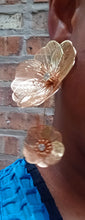 Load image into Gallery viewer, Handmade large abstract flower Clip On Earrings Gold
