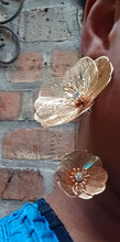 Load image into Gallery viewer, Handmade large abstract flower Clip On Earrings Gold
