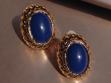 Load image into Gallery viewer, Vintage style chunky Stud Clip On Earrings gold

