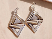 Load image into Gallery viewer, Light Silver glitter Clip On Earrings
