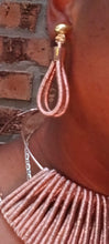 Load image into Gallery viewer, Rose Gold Queen Collar Necklace with Clip On Earrings
