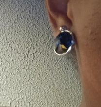 Load image into Gallery viewer, Rhinestone Stud Cluster Clip On Earrings blue/silver
