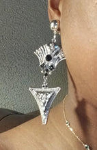 Load image into Gallery viewer, Avant garde large silver dangle Clip On Earrings Gold
