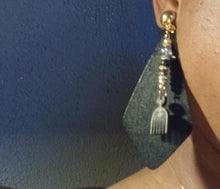 Load image into Gallery viewer, Handmade layered Wood Afro Pick Clip On Dangle Earrings
