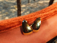 Load image into Gallery viewer, Vintage classic small huggie hoop Clip On Earrings

