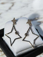 Load image into Gallery viewer, Abstract Star Clip On Earrings silver
