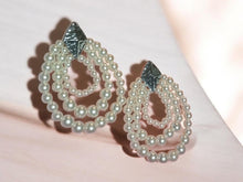 Load image into Gallery viewer, Avant garde large faux pearl multi hoop earrings (Pierced ears)
