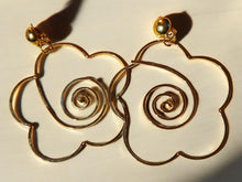 Load image into Gallery viewer, Abstract Metal Flower Clip on Earrings

