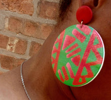 Load image into Gallery viewer, Clip On Afrocentric wooden Mudcloth Design Earrings
