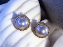Load image into Gallery viewer, Large Classic Pearl Stud and rhinestone Clip On Earrings gold
