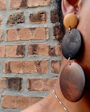 Load image into Gallery viewer, Minimalist Wood geometric design Clip on Earrings
