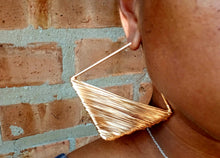 Load image into Gallery viewer, Rare Basket Style Gold Metal abstract wire Hoop Earrings pierced
