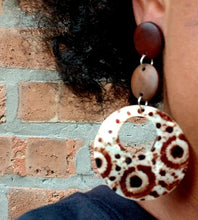 Load image into Gallery viewer, Vintage Handmade Authentic abalone shell  Clip On Earrings 1970s
