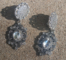 Load image into Gallery viewer, Handmade victorian frame Rhinestone dangle Clip On Earrings
