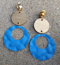 Load image into Gallery viewer, Handmade Hammered Metal Hoop Clip On Earrings
