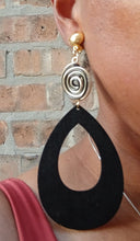 Load image into Gallery viewer, Clip On Wooden Handmade Chunky Hoop Design Earrings
