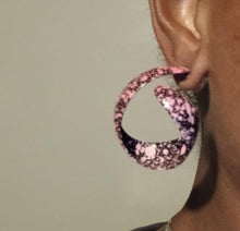 Load image into Gallery viewer, Vintage Handmade paint splatter abstract hoops pierced ears
