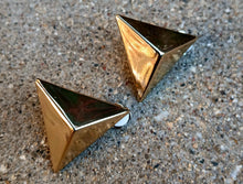 Load image into Gallery viewer, Large Metal pyramid Stud Clip On Earrings gold
