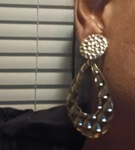 Load image into Gallery viewer, Hammered Metal Hoop  Clip On Earrings gold
