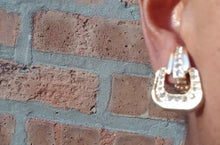 Load image into Gallery viewer, Classic gold small doorknocker Clip On Earrings
