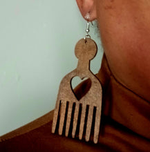Load image into Gallery viewer, Afrocentric heart Afro Pick Wooden Earrings dark brown
