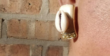 Load image into Gallery viewer, Handmade Clip On Cowrie Shell Cluster Earrings
