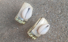 Load image into Gallery viewer, Handmade Clip On Cowrie Shell Cluster Earrings
