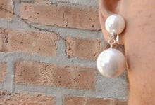 Load image into Gallery viewer, Classic double Faux Pearl  Clip On Earrings
