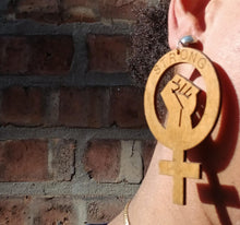 Load image into Gallery viewer, Afrocentric fist statement Wood Design Clip On Earrings
