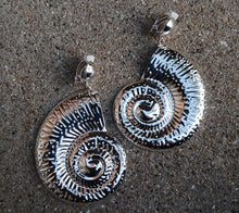 Load image into Gallery viewer, Large Hammered Metal Sea Shell Clip On Earrings silver
