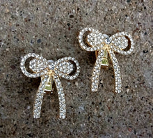 Load image into Gallery viewer, Rhinestone Bow Stud Cluster Clip On Earrings
