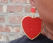 Load image into Gallery viewer, Raffia Heart Clip On Earrings
