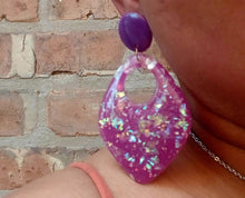 Load image into Gallery viewer, Chunky vintage Acrylic Hoop Clip On Earrings
