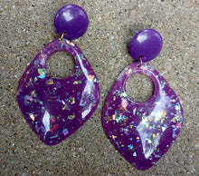 Load image into Gallery viewer, Chunky vintage Acrylic Hoop Clip On Earrings
